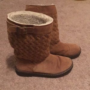 BearPaw quilted boots